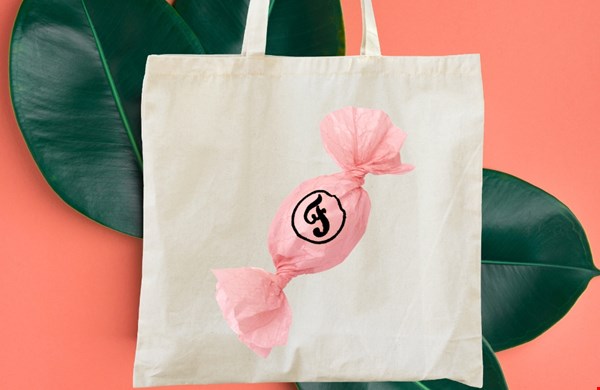 Het cadeau dat je nergens vindt: zo maak je zelf een gepersonaliseerde linnen tas